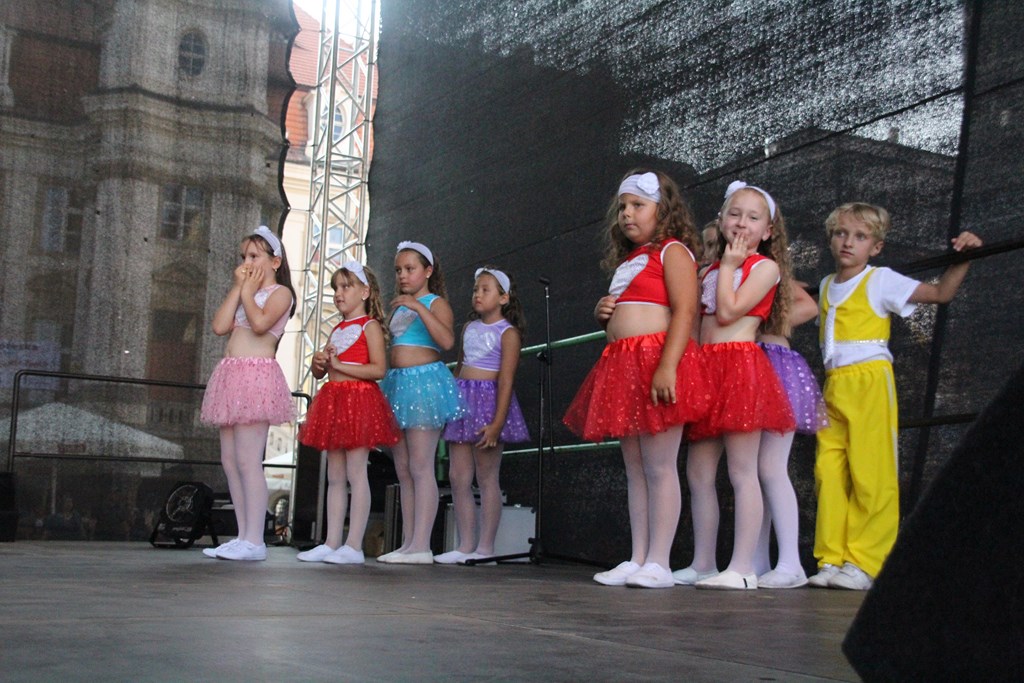 Tłum legniczan bawił się na sobotnich imieninach ulicy NMP