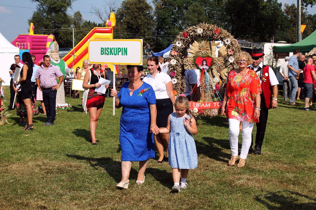 Mieszkańcy gminy Chojnów świętowali na dożynkach gminnych