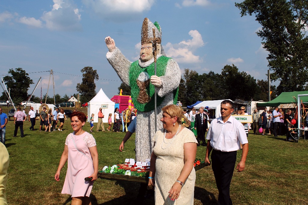 Mieszkańcy gminy Chojnów świętowali na dożynkach gminnych