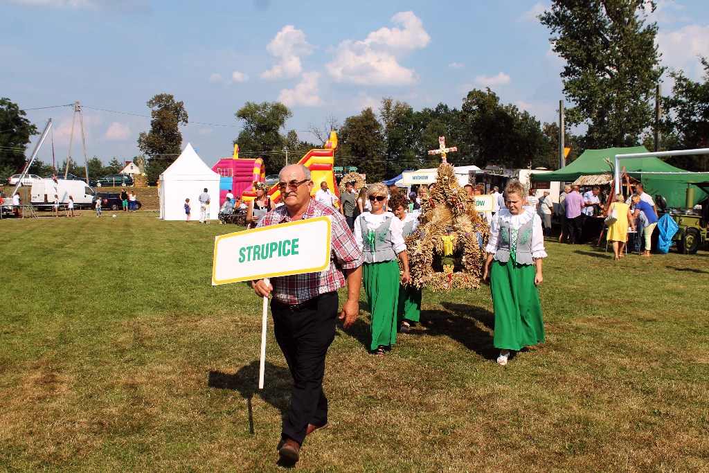 Mieszkańcy gminy Chojnów świętowali na dożynkach gminnych