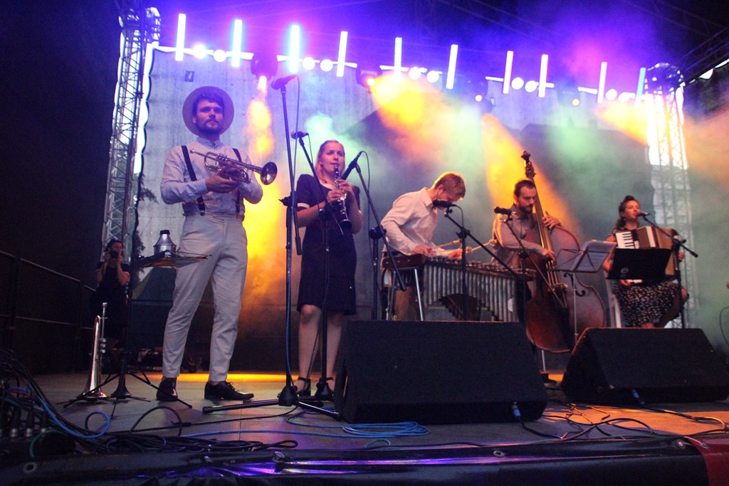 Tłum legniczan bawił się na sobotnich imieninach ulicy NMP