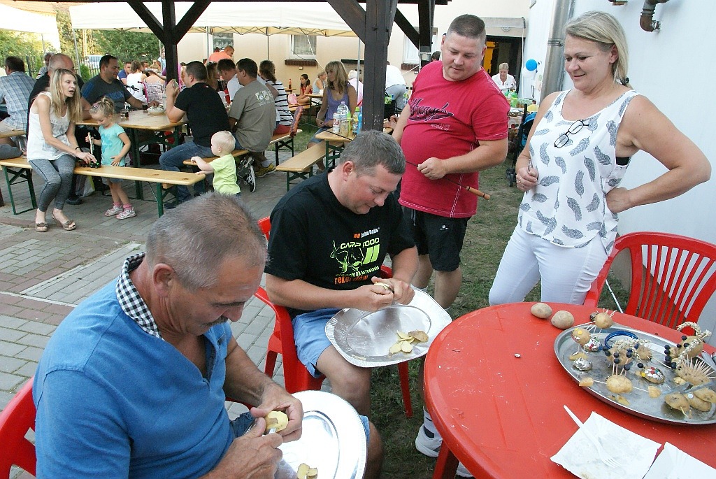 W Szczytnikach Małych mieszkańcy bawili się na święcie ziemniaka