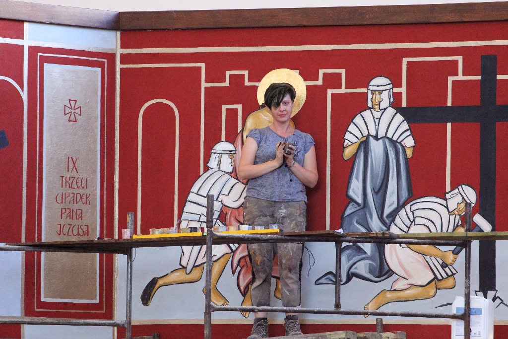 Waszkiewicz kończy malowanie dziesiątej stacji drogi krzyżowej