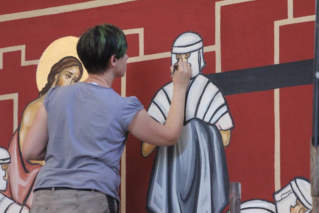 Waszkiewicz kończy malowanie dziesiątej stacji drogi krzyżowej