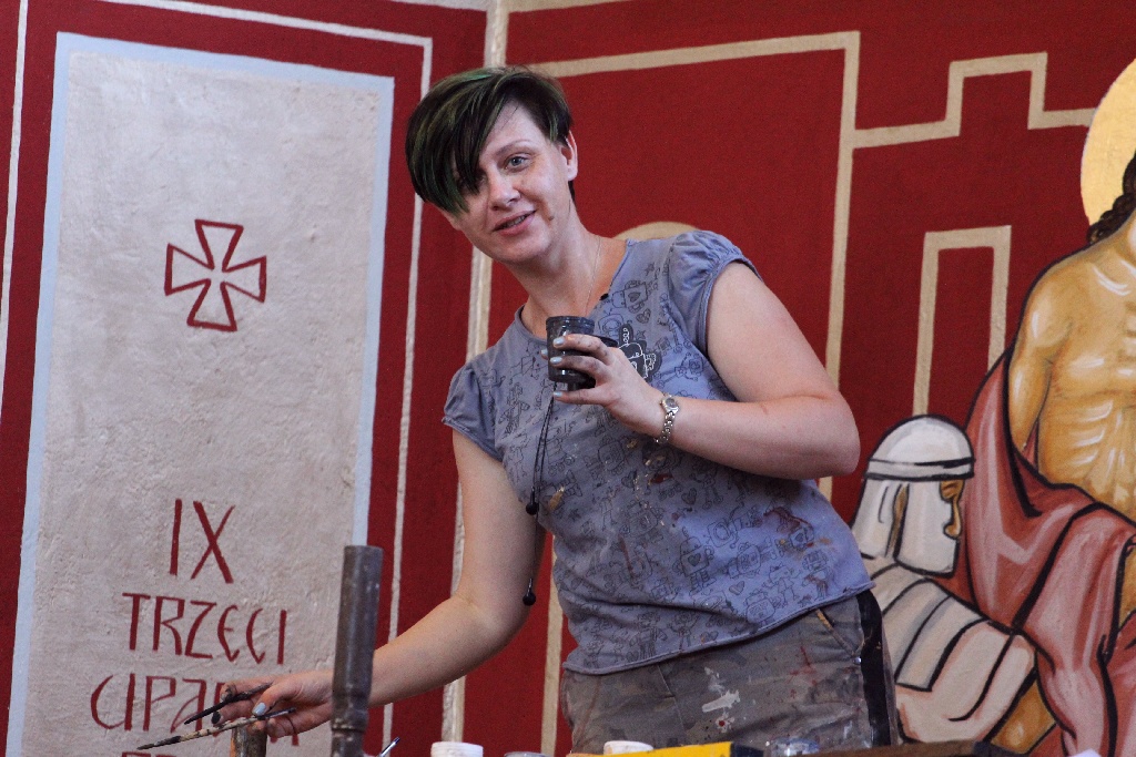 Waszkiewicz kończy malowanie dziesiątej stacji drogi krzyżowej