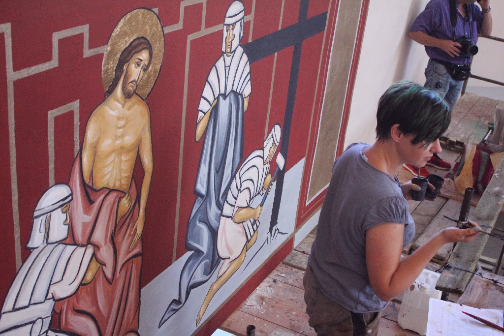 Waszkiewicz kończy malowanie dziesiątej stacji drogi krzyżowej