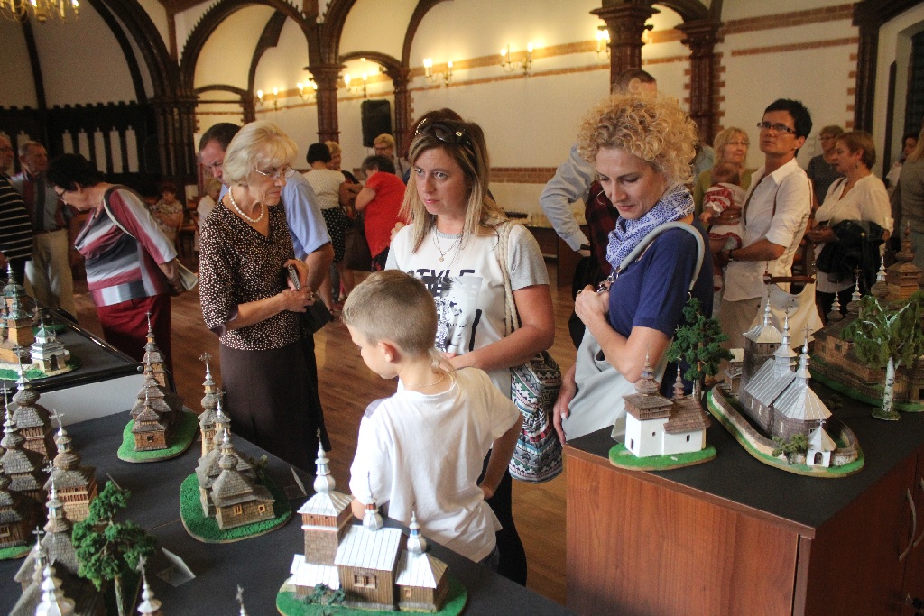 W bibliotece odbył się wernisaż wystawy Michała Warchiła