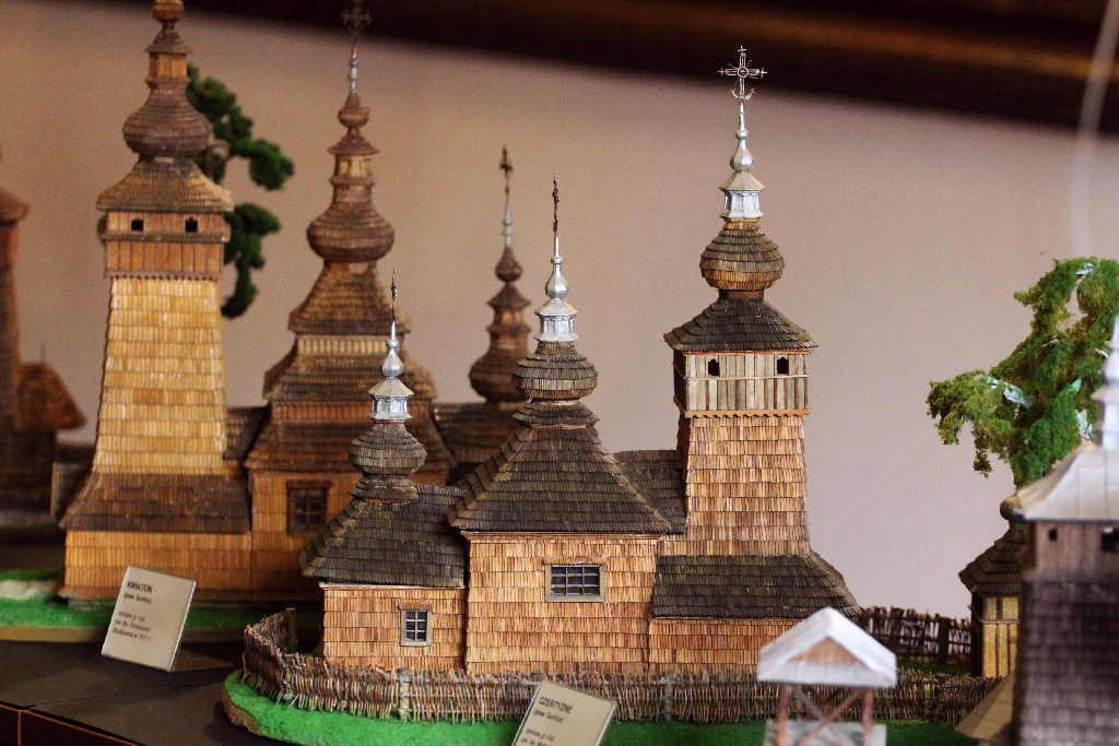 W bibliotece odbył się wernisaż wystawy Michała Warchiła