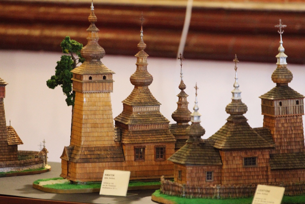 W bibliotece odbył się wernisaż wystawy Michała Warchiła