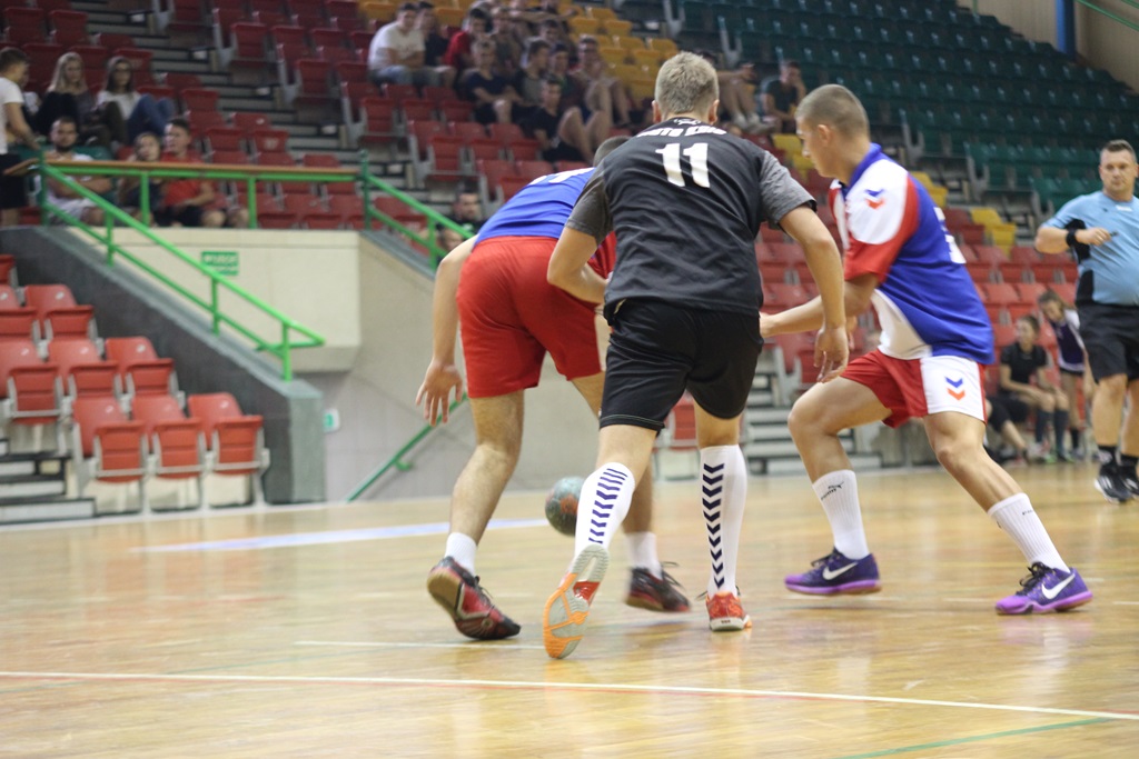 W sześciu legnickich halach trwa rywalizacja w Lion Cup 2016