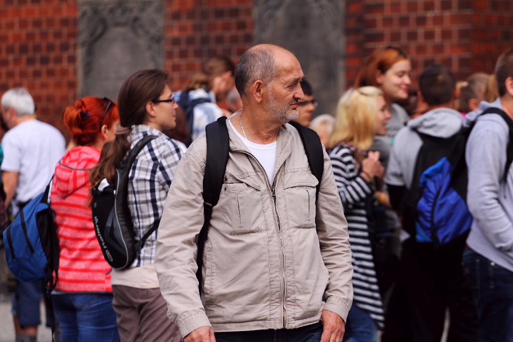 Blisko trzysta osób wyruszyło z Legnicy do Legnickiego Pola
