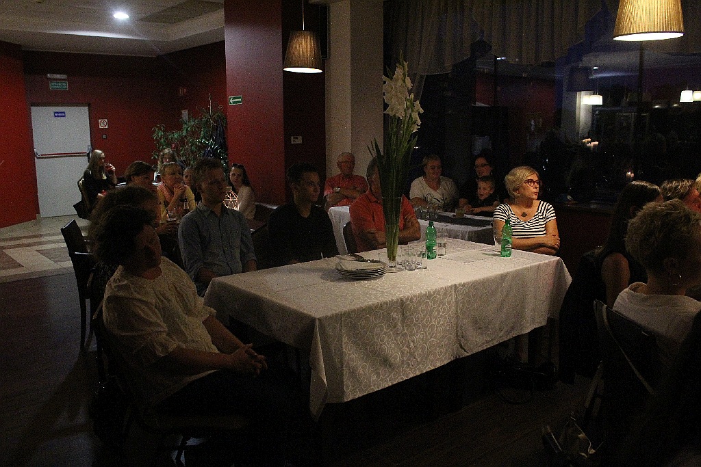 Paweł Orłowski wystąpił z przyjaciółmi w restauracji Vikos