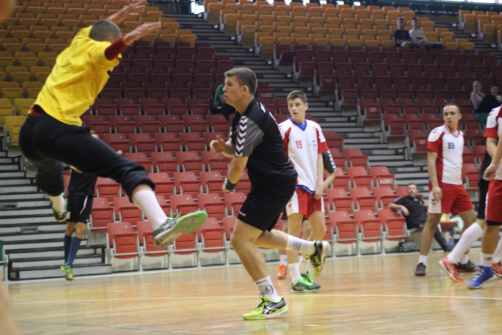 W sześciu legnickich halach trwa rywalizacja w Lion Cup 2016