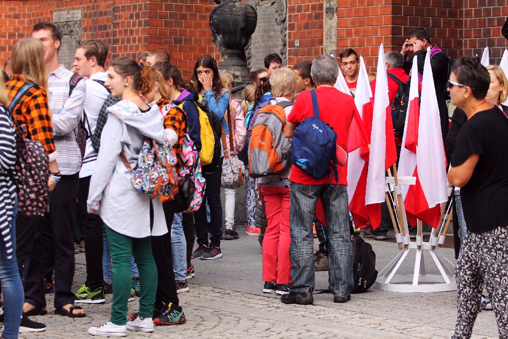 Blisko trzysta osób wyruszyło z Legnicy do Legnickiego Pola
