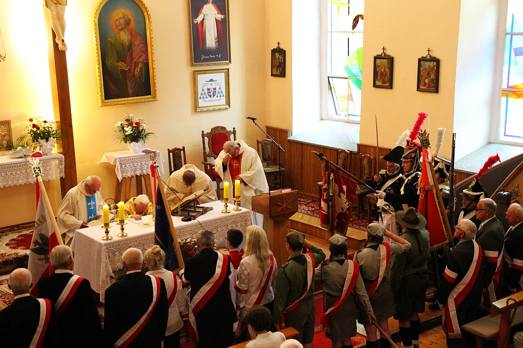 Odsłonili tablicę pomordowanym i zmarłym na 