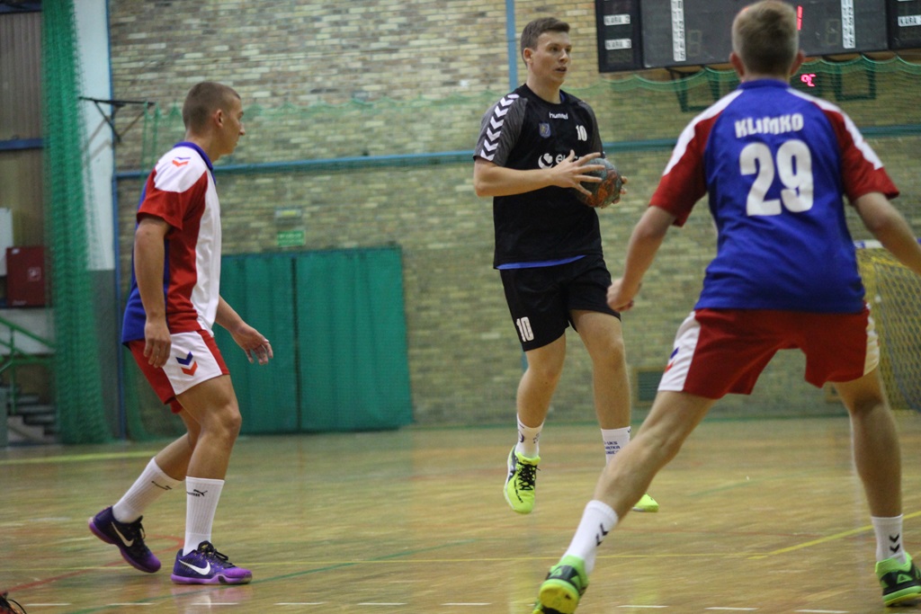W sześciu legnickich halach trwa rywalizacja w Lion Cup 2016