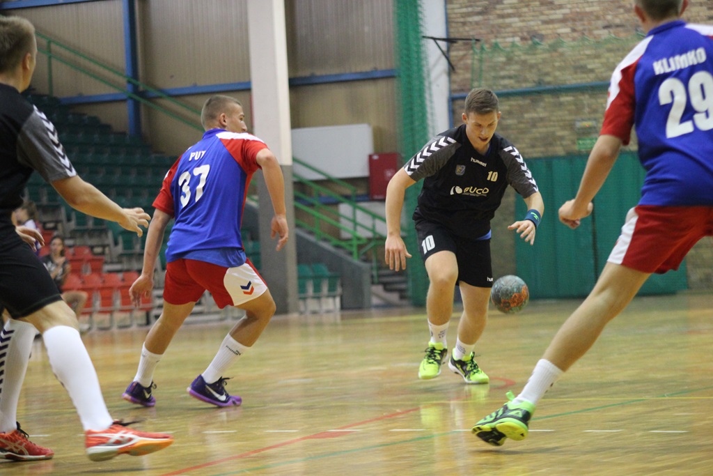 W sześciu legnickich halach trwa rywalizacja w Lion Cup 2016
