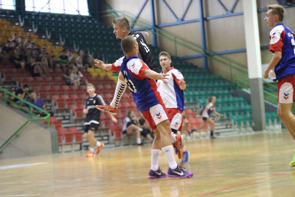 W sześciu legnickich halach trwa rywalizacja w Lion Cup 2016