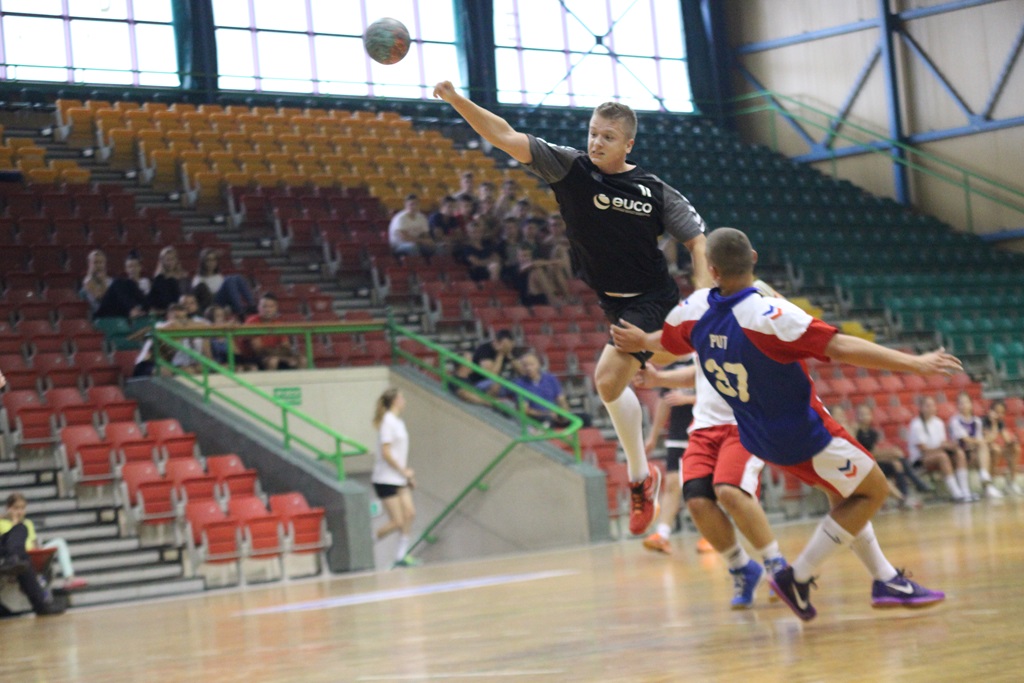 W sześciu legnickich halach trwa rywalizacja w Lion Cup 2016