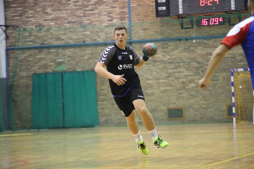 W sześciu legnickich halach trwa rywalizacja w Lion Cup 2016