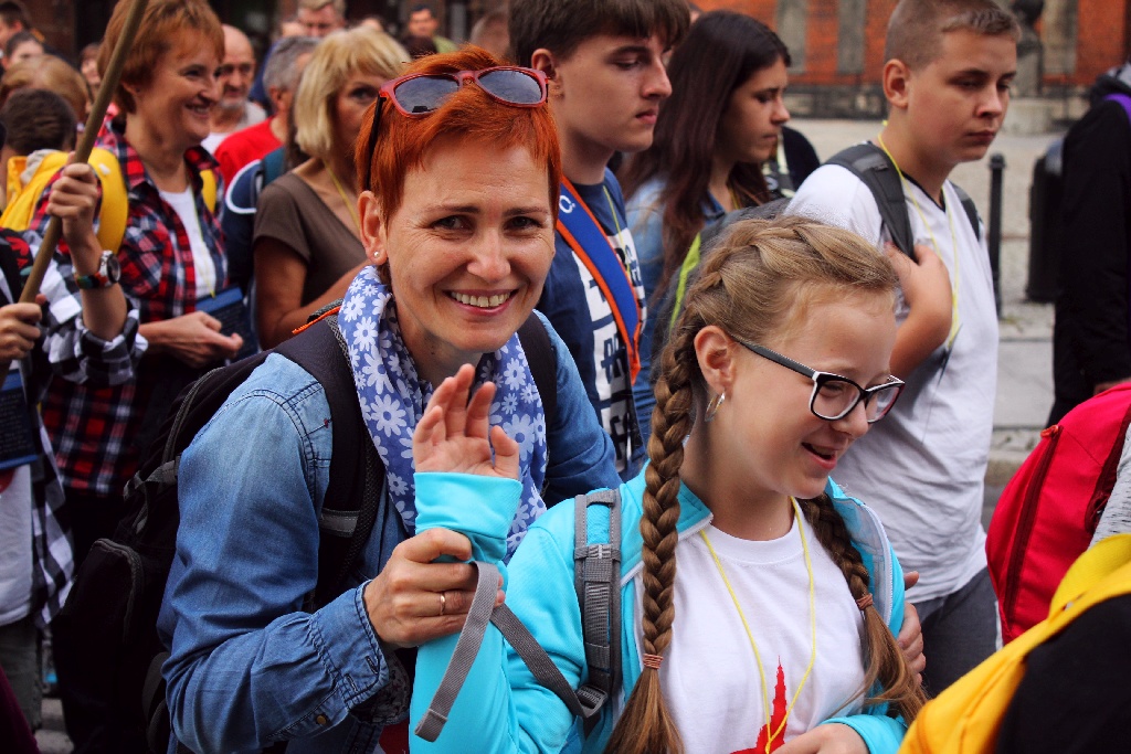 Blisko trzysta osób wyruszyło z Legnicy do Legnickiego Pola
