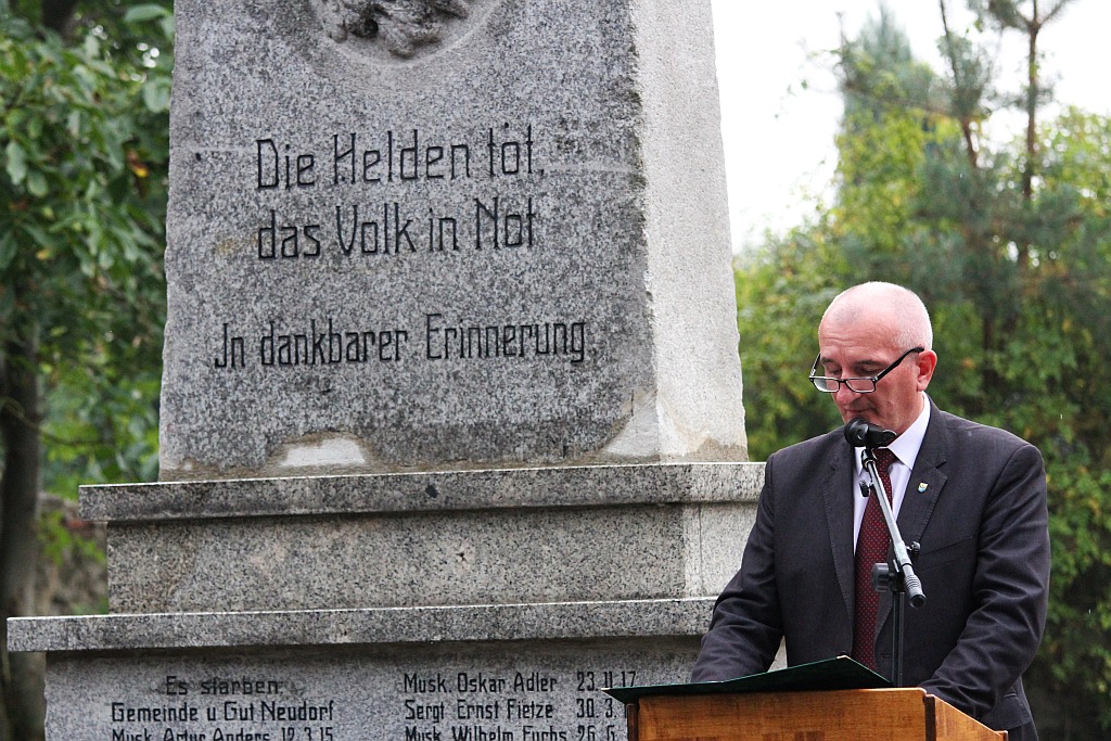 Odsłonili tablicę pomordowanym i zmarłym na 