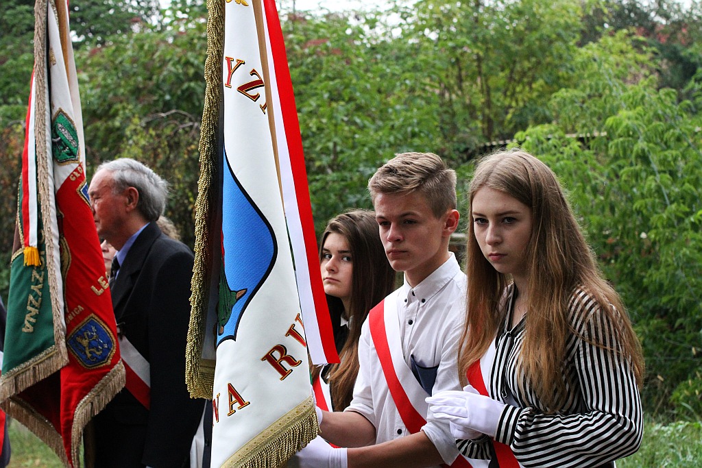 Odsłonili tablicę pomordowanym i zmarłym na 