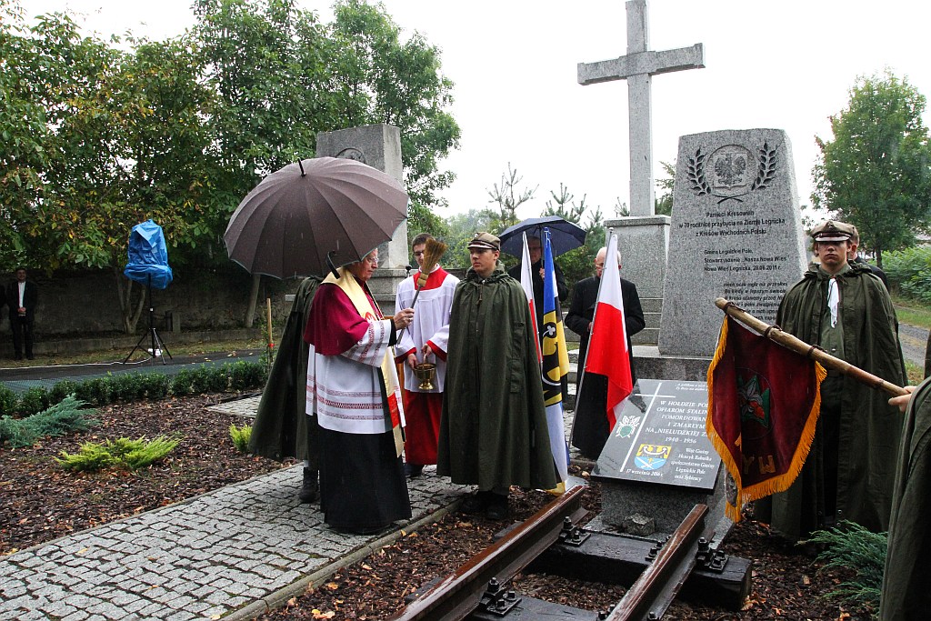 Odsłonili tablicę pomordowanym i zmarłym na 