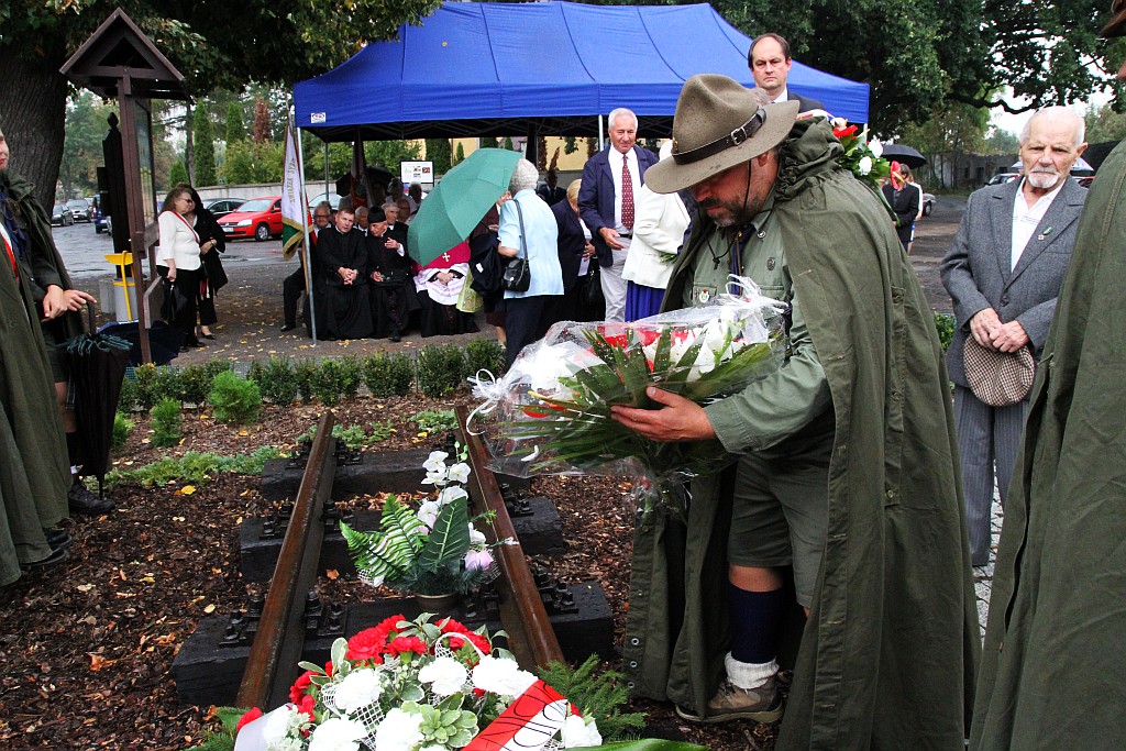 Odsłonili tablicę pomordowanym i zmarłym na 