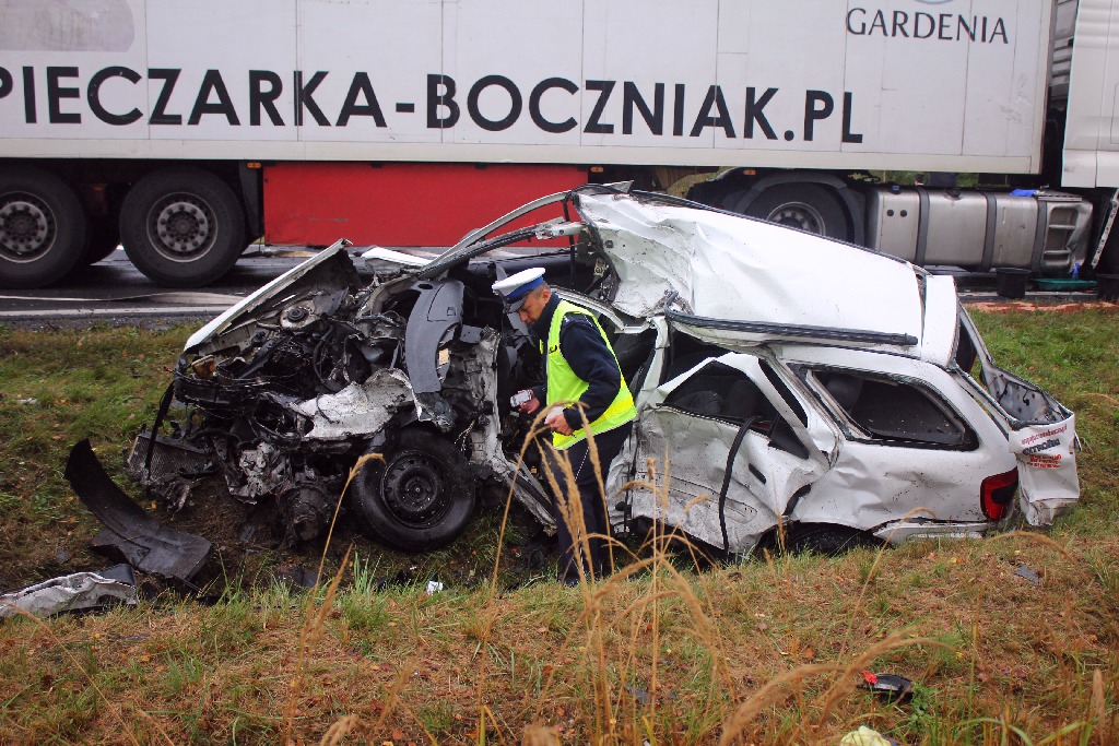 Na drodze nr 93 w okolicach Kawic doszło do śmiertelnego wypadku