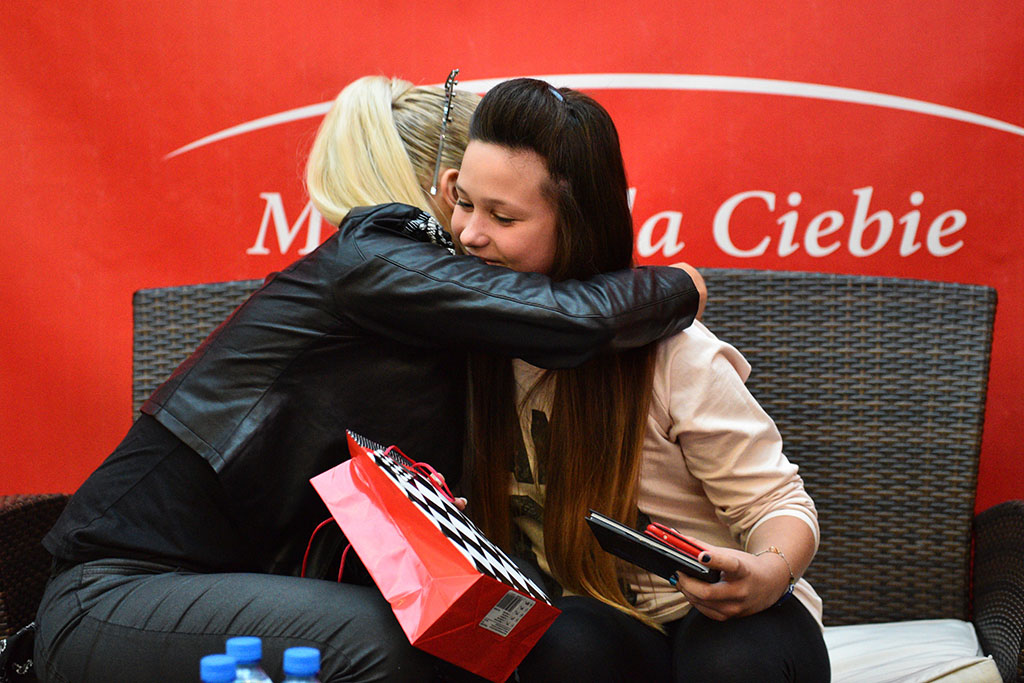 Cleo rozdawała autografy i podpisywała swoją solową płytę