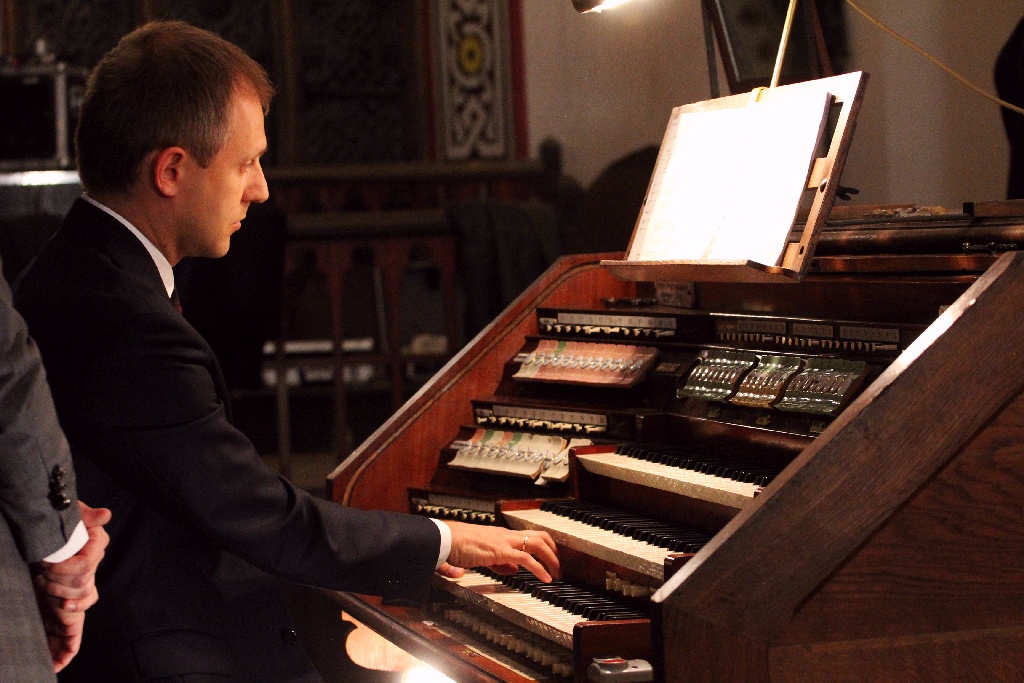 Legnickie Conversatorium Organowe: 