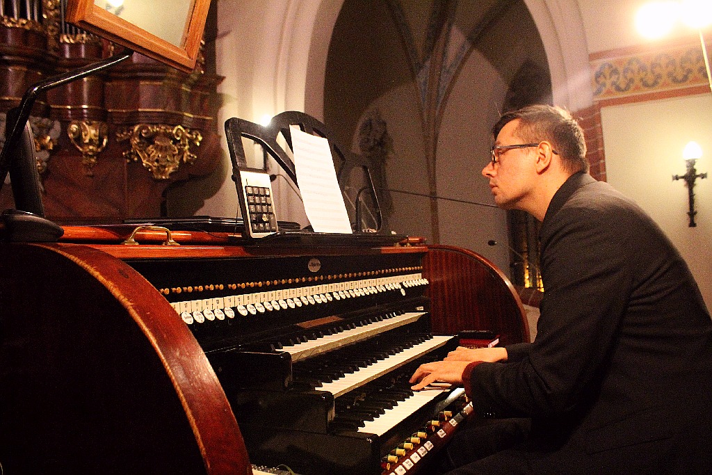 Legnickie Conversatorium Organowe 