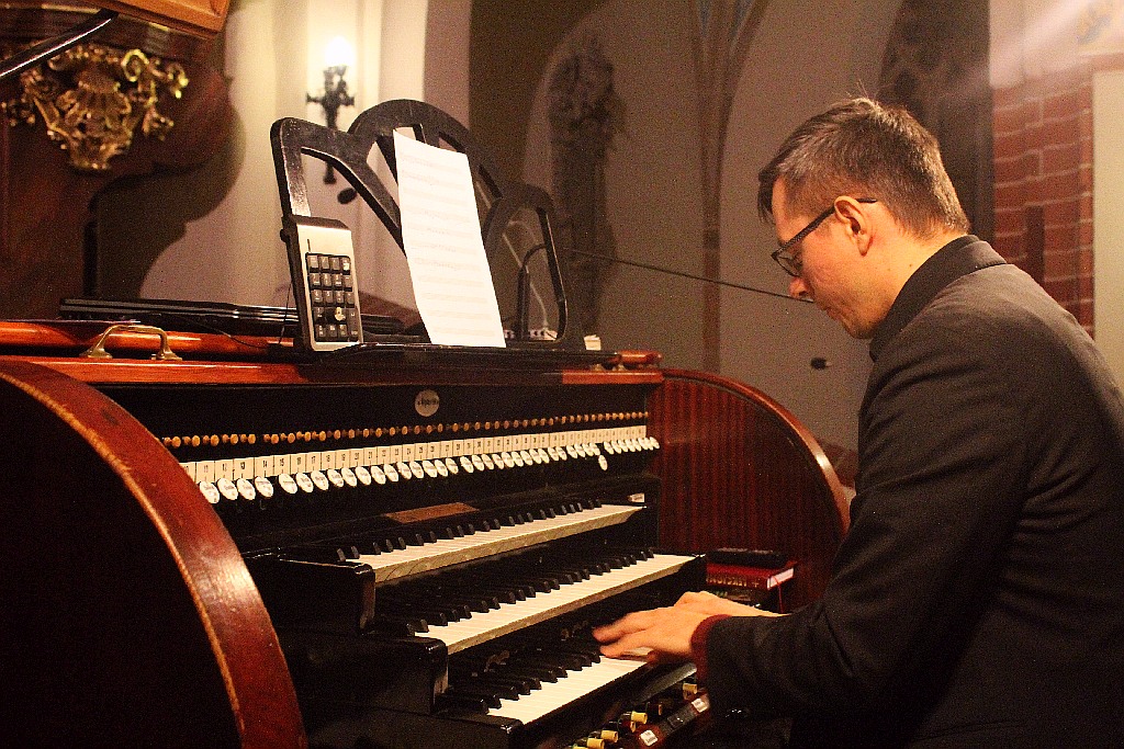 Legnickie Conversatorium Organowe 