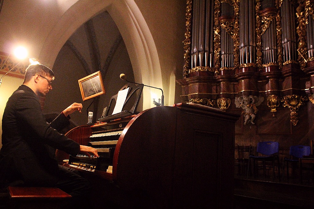 Legnickie Conversatorium Organowe 