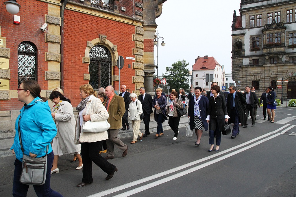 Kilkuset absolwentów świętuje 50-Lecie Zespołu Szkół Budowlanych