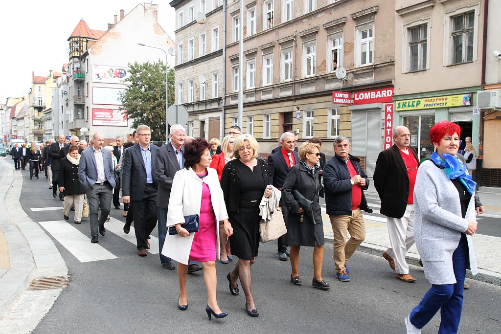Kilkuset absolwentów świętuje 50-Lecie Zespołu Szkół Budowlanych