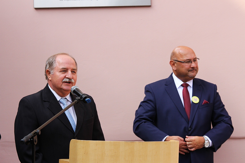 Kilkuset absolwentów świętuje 50-Lecie Zespołu Szkół Budowlanych
