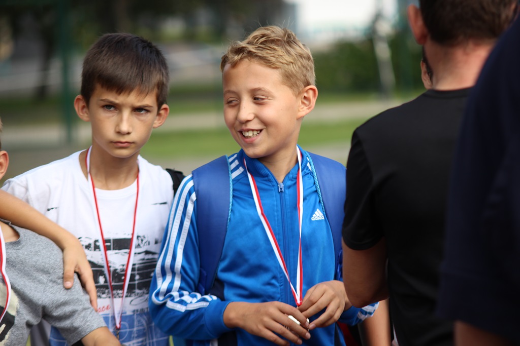 Legnickie szkoły rywalizowały w sztafetowym biegu przełajowym