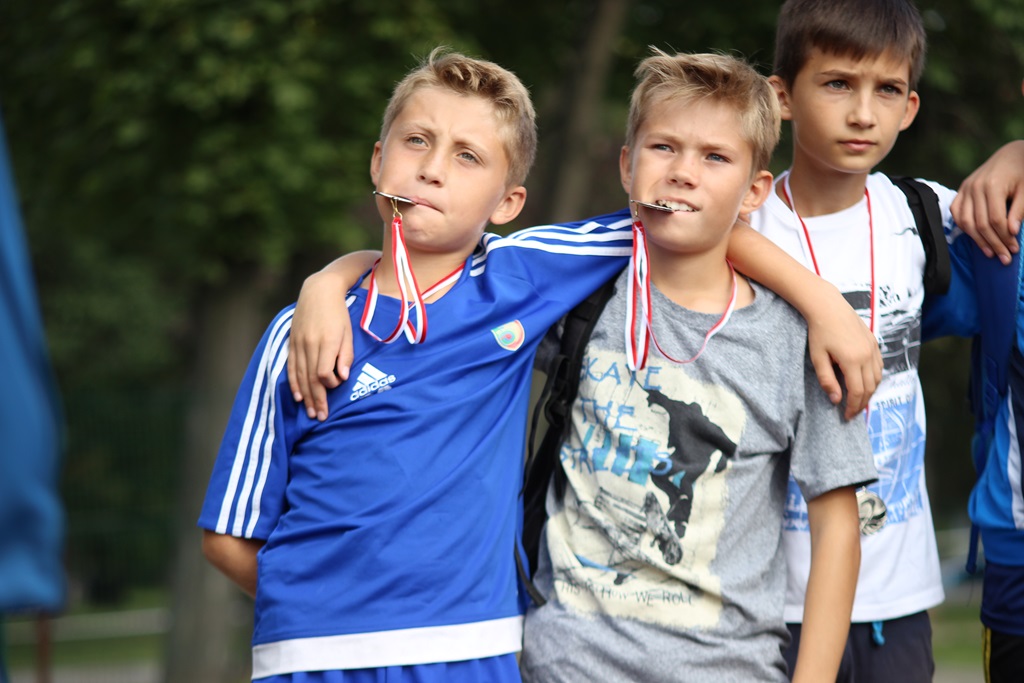 Legnickie szkoły rywalizowały w sztafetowym biegu przełajowym