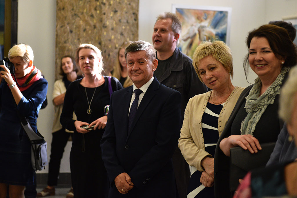 Na dworcu PKP otwarto wystawę zatytułowaną „Wiara w kulturze”