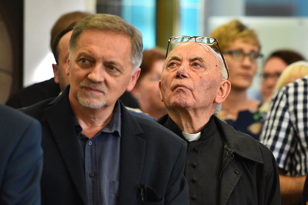 Na dworcu PKP otwarto wystawę zatytułowaną „Wiara w kulturze”