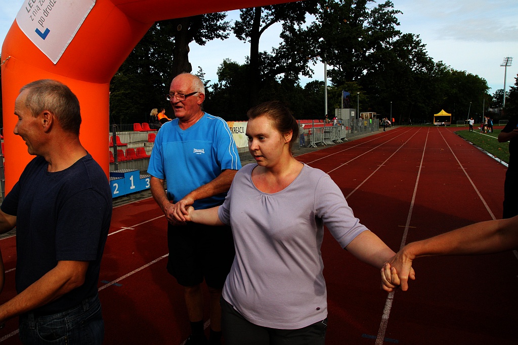Ponad 400 biegaczy wystartowało w Legnickim Półmaratonie (1)