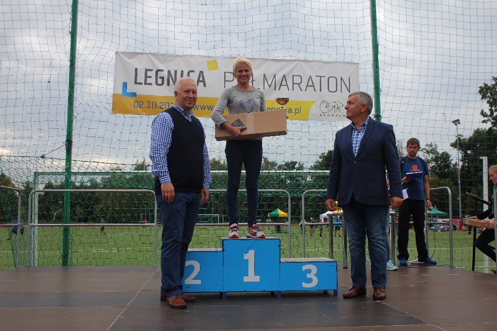 Wręczenie nagród dla biegaczy Legnickiego Półmaratonu (4)