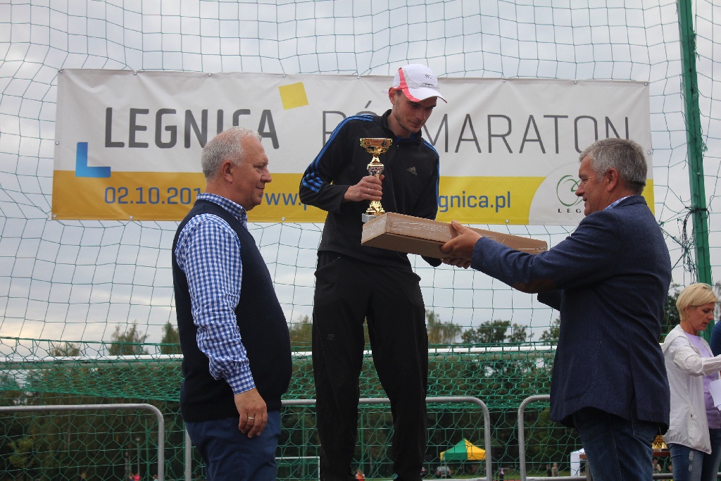 Wręczenie nagród dla biegaczy Legnickiego Półmaratonu (4)