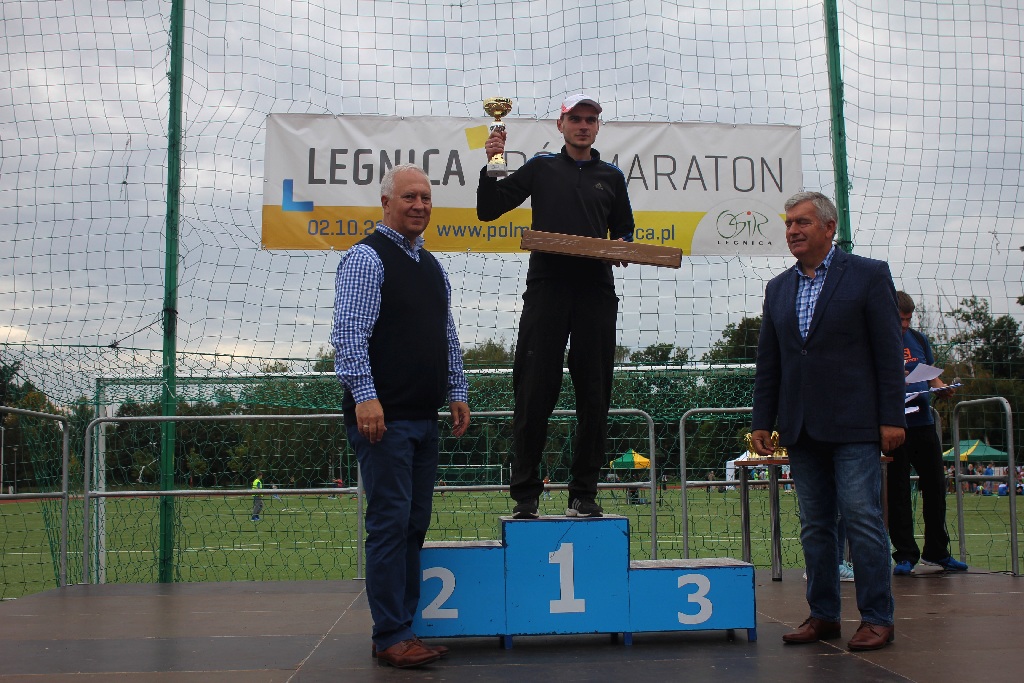 Wręczenie nagród dla biegaczy Legnickiego Półmaratonu (4)