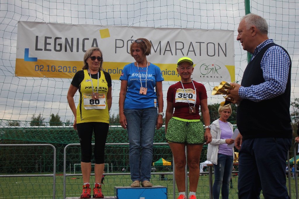 Wręczenie nagród dla biegaczy Legnickiego Półmaratonu (4)