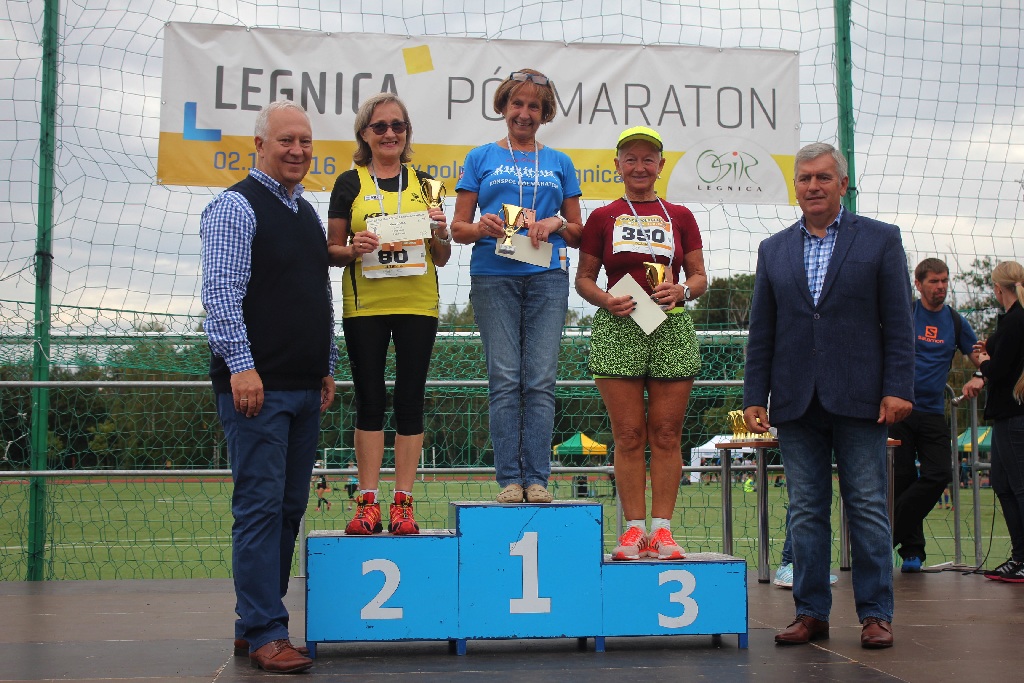 Wręczenie nagród dla biegaczy Legnickiego Półmaratonu (4)