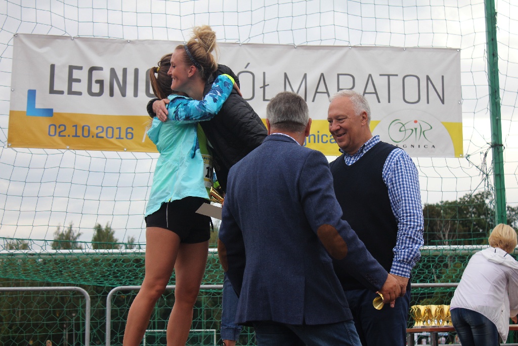 Wręczenie nagród dla biegaczy Legnickiego Półmaratonu (4)