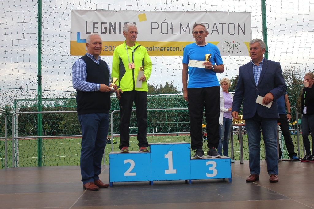 Wręczenie nagród dla biegaczy Legnickiego Półmaratonu (4)
